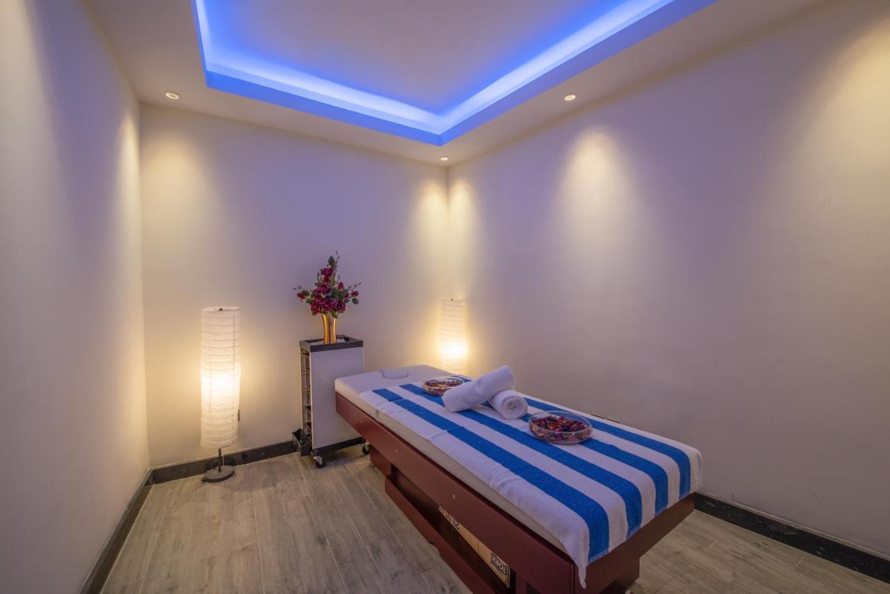Ramada Hotel & Suites By Wyndham Al Qassim Al Bukayriah Ngoại thất bức ảnh A massage bed